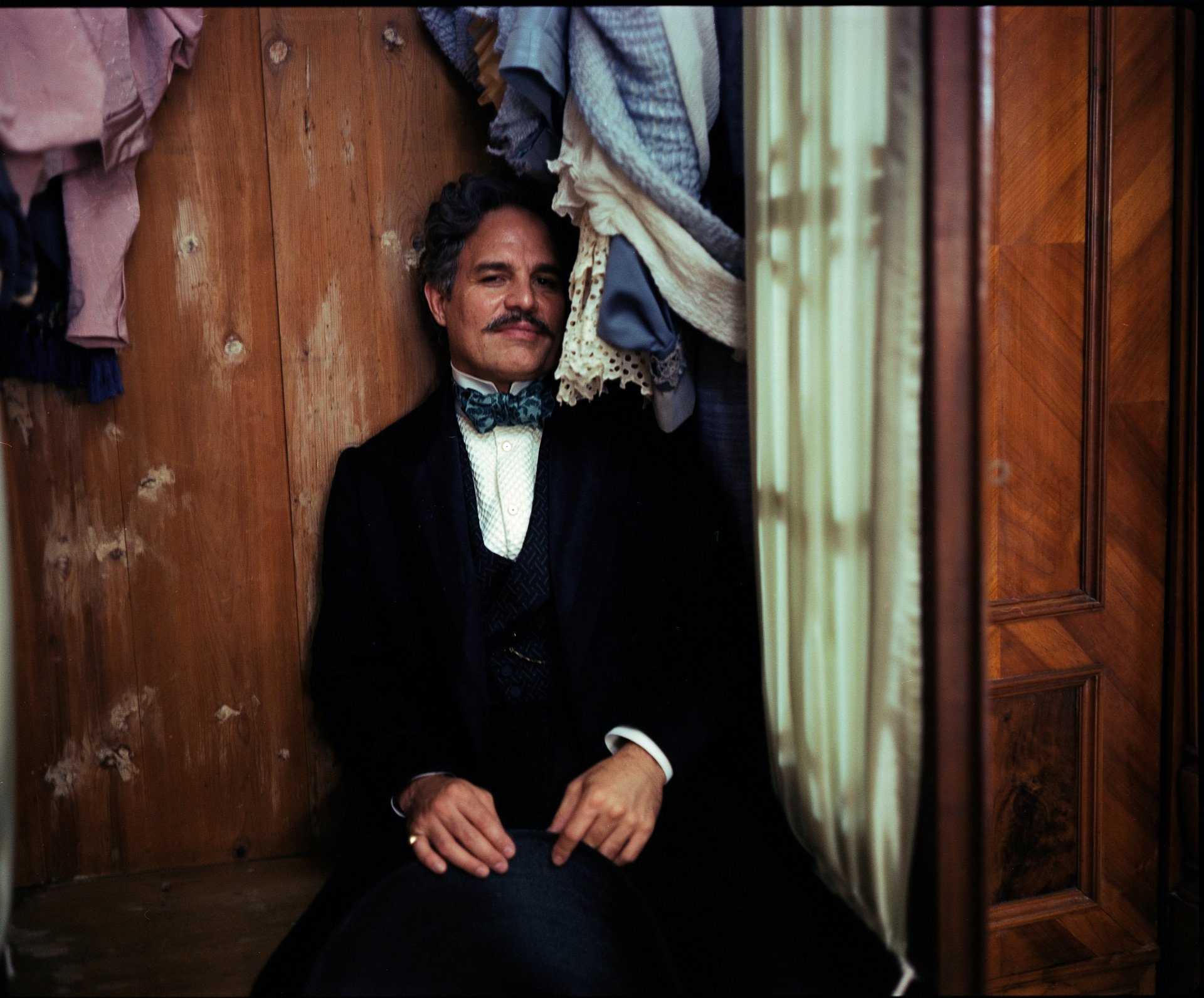 Man in period costume portraying a scene from the movie Poor Things, available as HD wallpaper for desktop background.