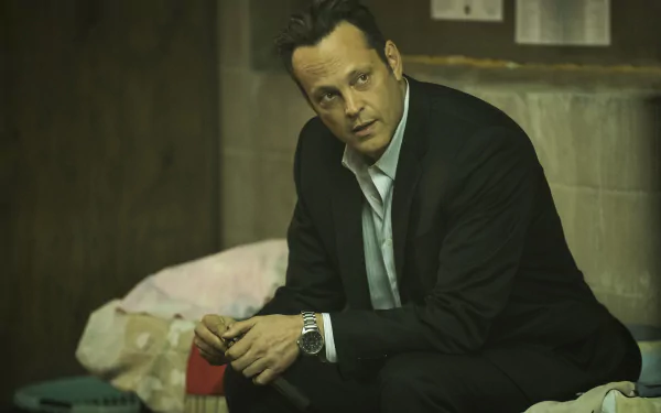 Vince Vaughn in a tense moment from True Detective, captured in high definition. This striking image serves as a compelling desktop wallpaper.