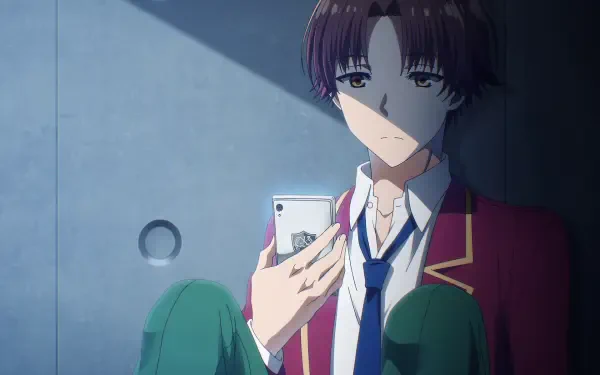 A high-definition desktop wallpaper featuring Kiyotaka Ayanokōji from the anime Classroom of the Elite, showcasing the character's intriguing persona in a vibrant classroom setting.