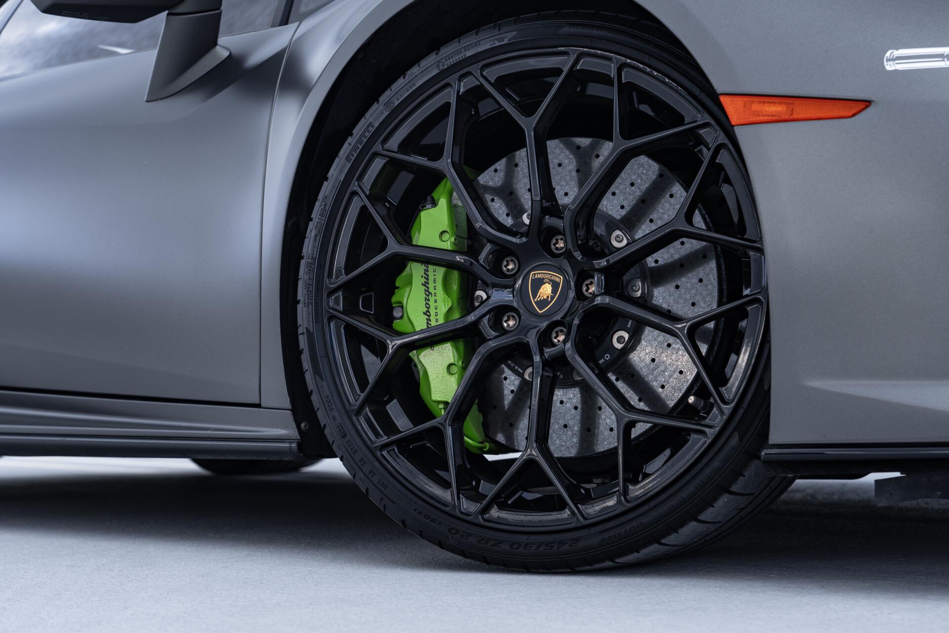 Download Car Lamborghini Lamborghini Huracan 8k Ultra HD Wallpaper