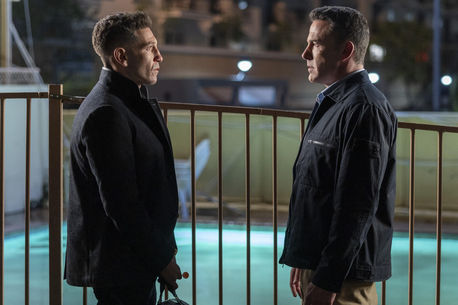 Ben Affleck and Jon Bernthal face off in a tense moment from The Accountant 2 in this 4K Ultra HD desktop wallpaper. Dark lighting enhances the dramatic atmosphere.