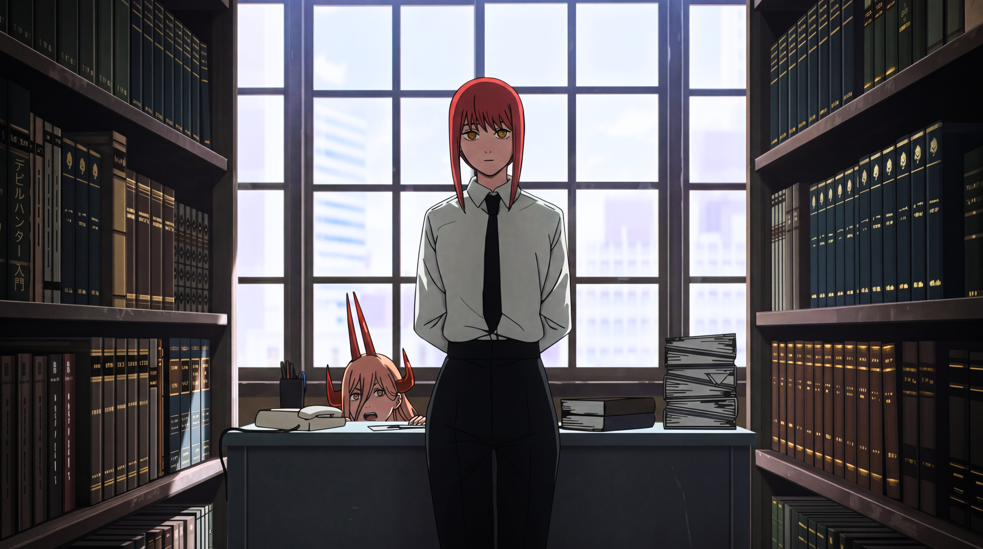 Chainsaw Man 5K Ultra HD PC wallpaper: devil Power peeks over a desk while a red‑haired officewoman stands in a sunlit library — funny anime scene.