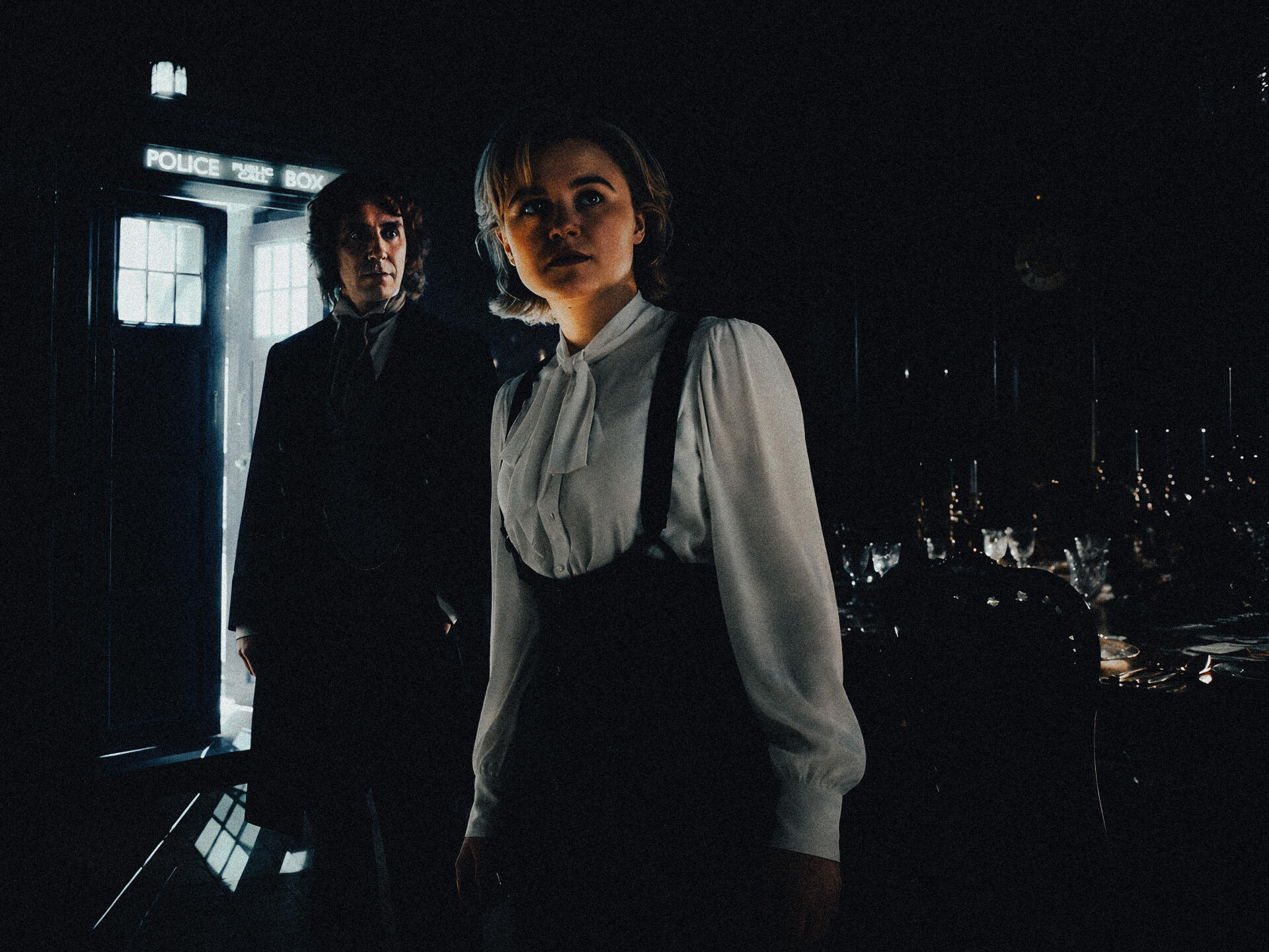 4K Ultra HD PC wallpaper: Doctor (2005) and Charley Pollard stand before the TARDIS in a moody Big Finish Productions sci‑fi scene.