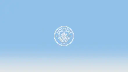 Sky-blue 2K Quad HD PC desktop wallpaper and background with a centered white Manchester City F.C. circular logo over a soft pale gradient.