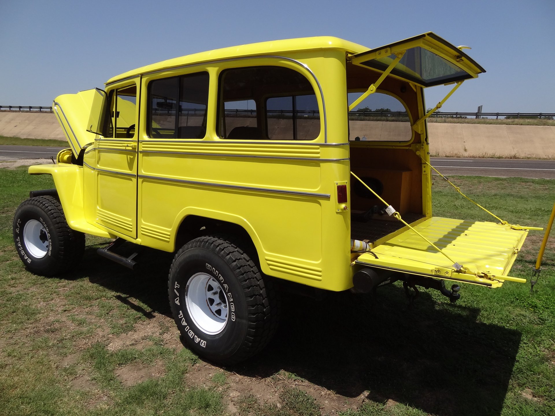 Download Vehicle Willys 4k Ultra HD Wallpaper