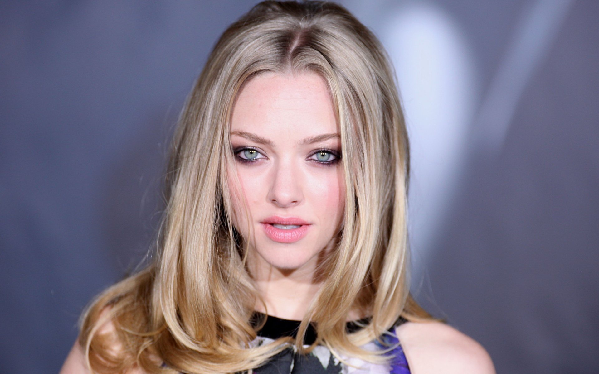 Amanda Seyfried - wide 8