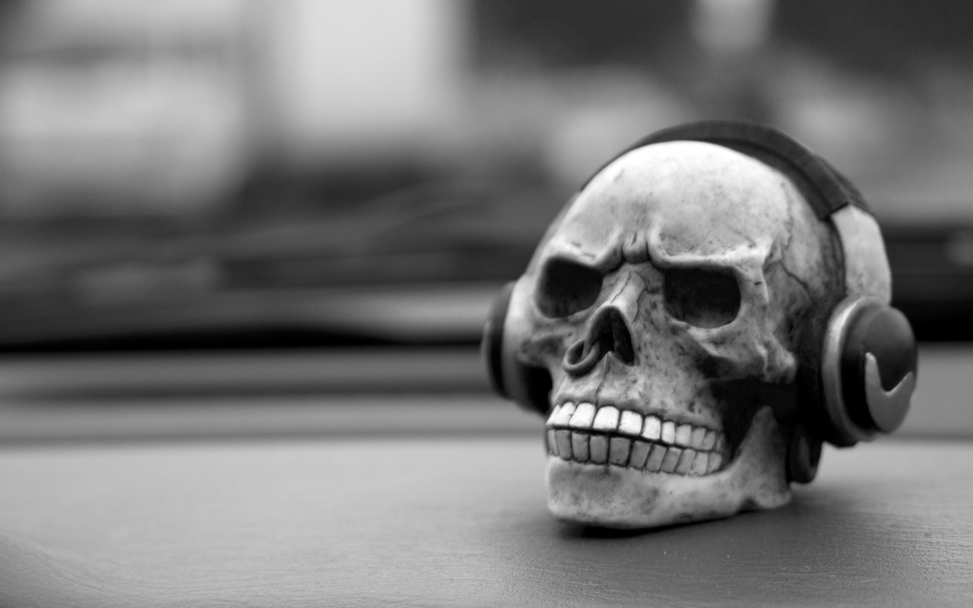 серый автомобиль airbrush skull без смс
