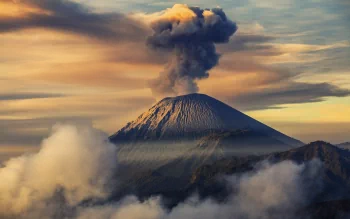 Mahameru Hintergrundbild