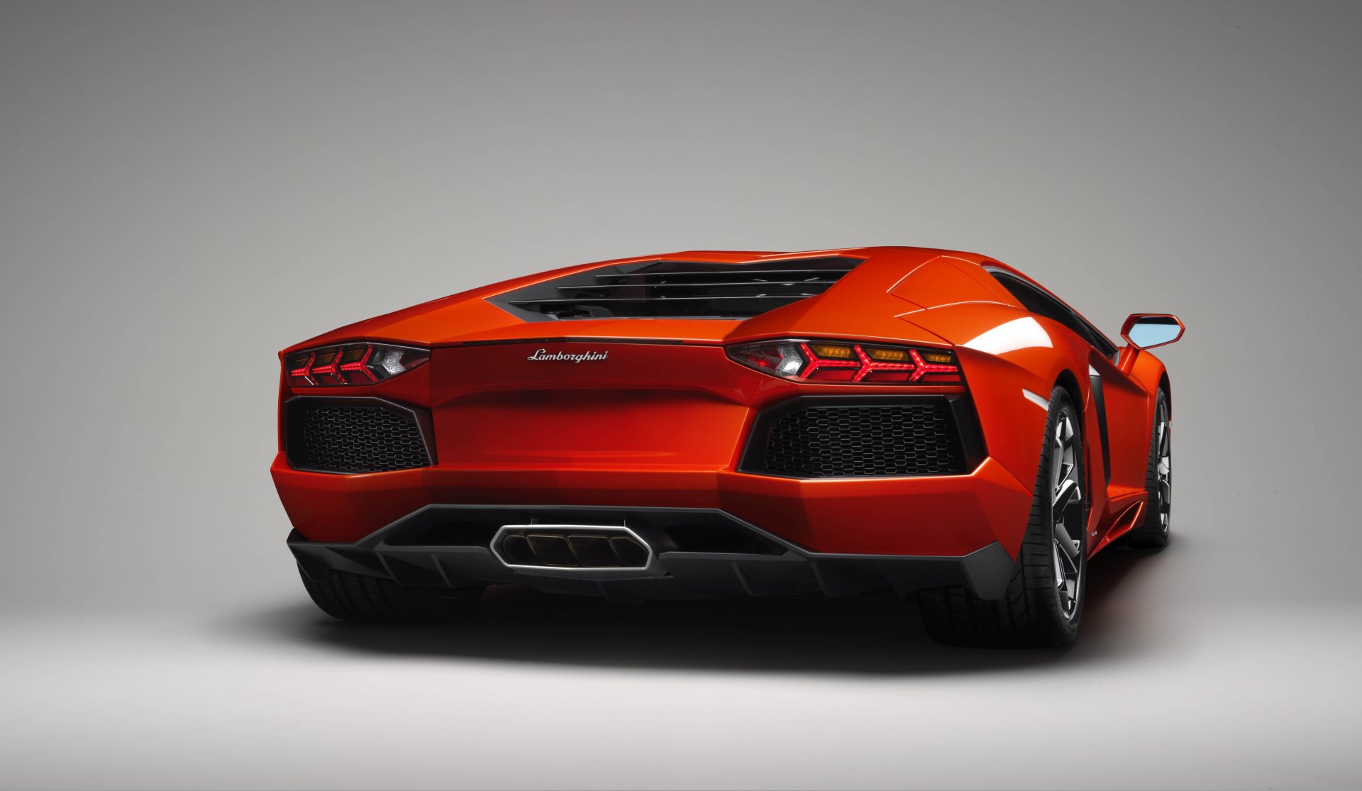Download Vehicle Lamborghini Aventador 4k Ultra HD Wallpaper