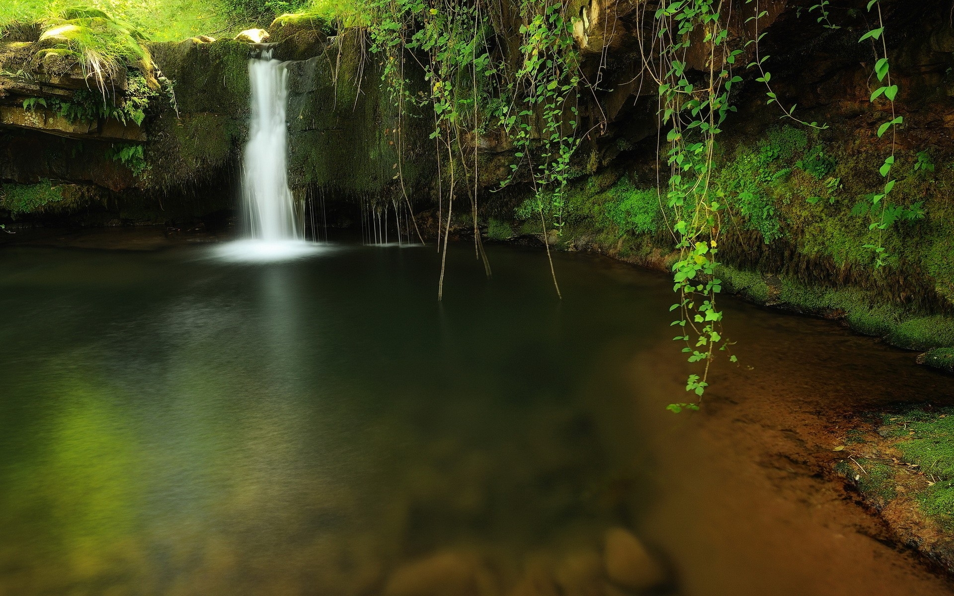 Download Nature Waterfall HD Wallpaper