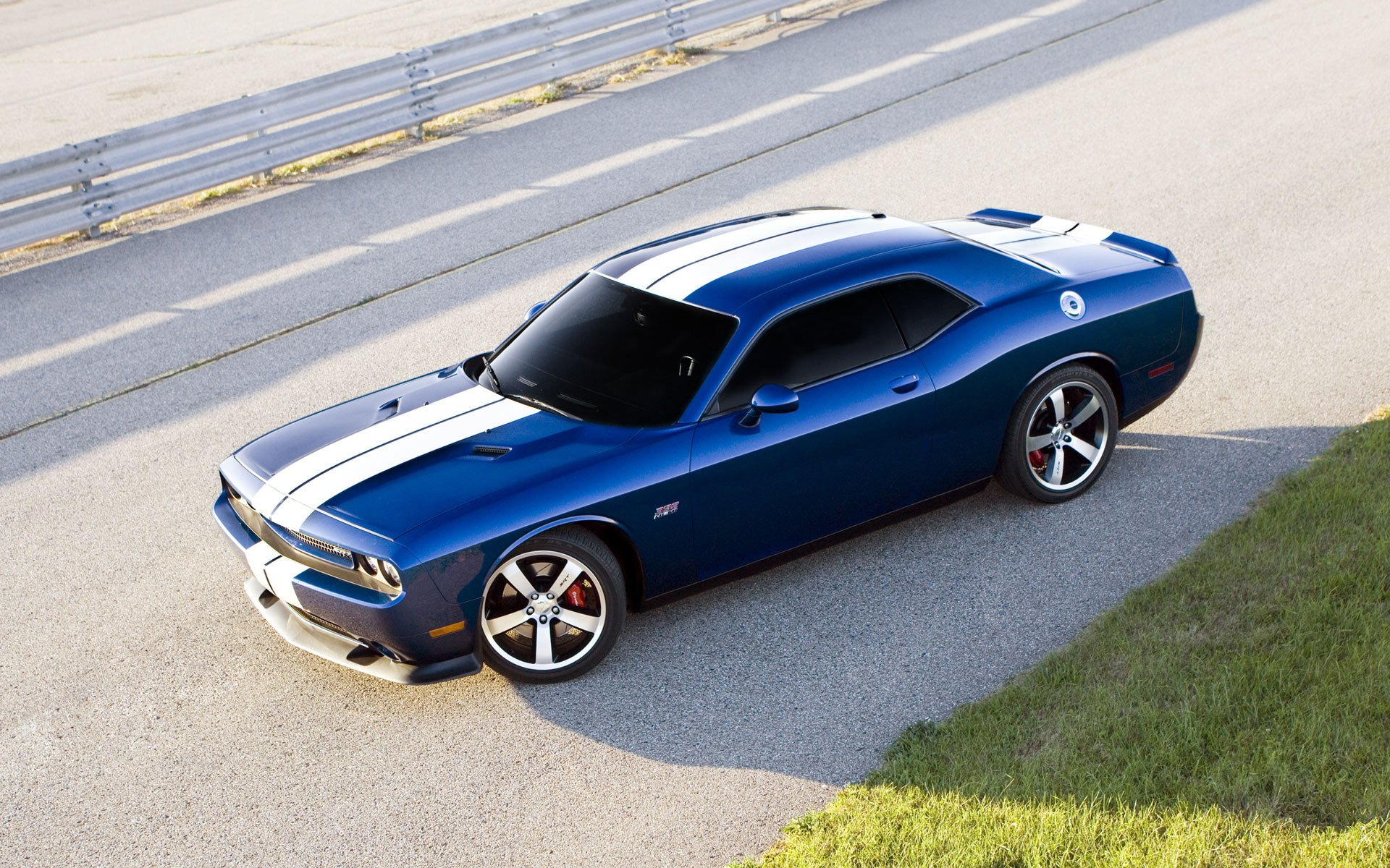 Download Vehicle Dodge Challenger SRT8 HD Wallpaper