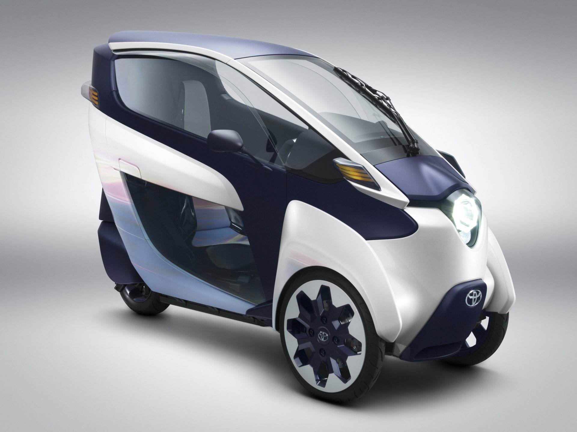 Download Vehicle Toyota I-road HD Wallpaper