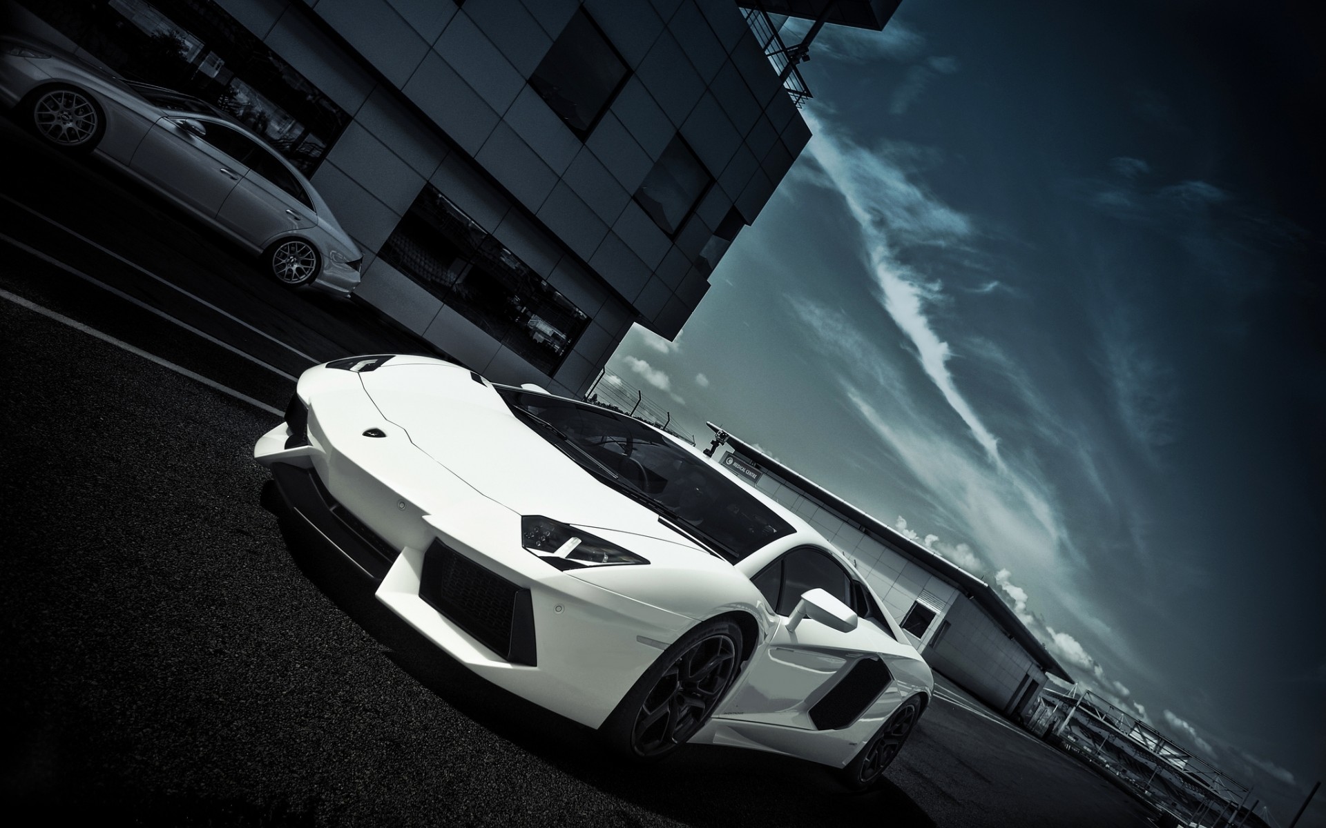Lamborghini Aventador: \
