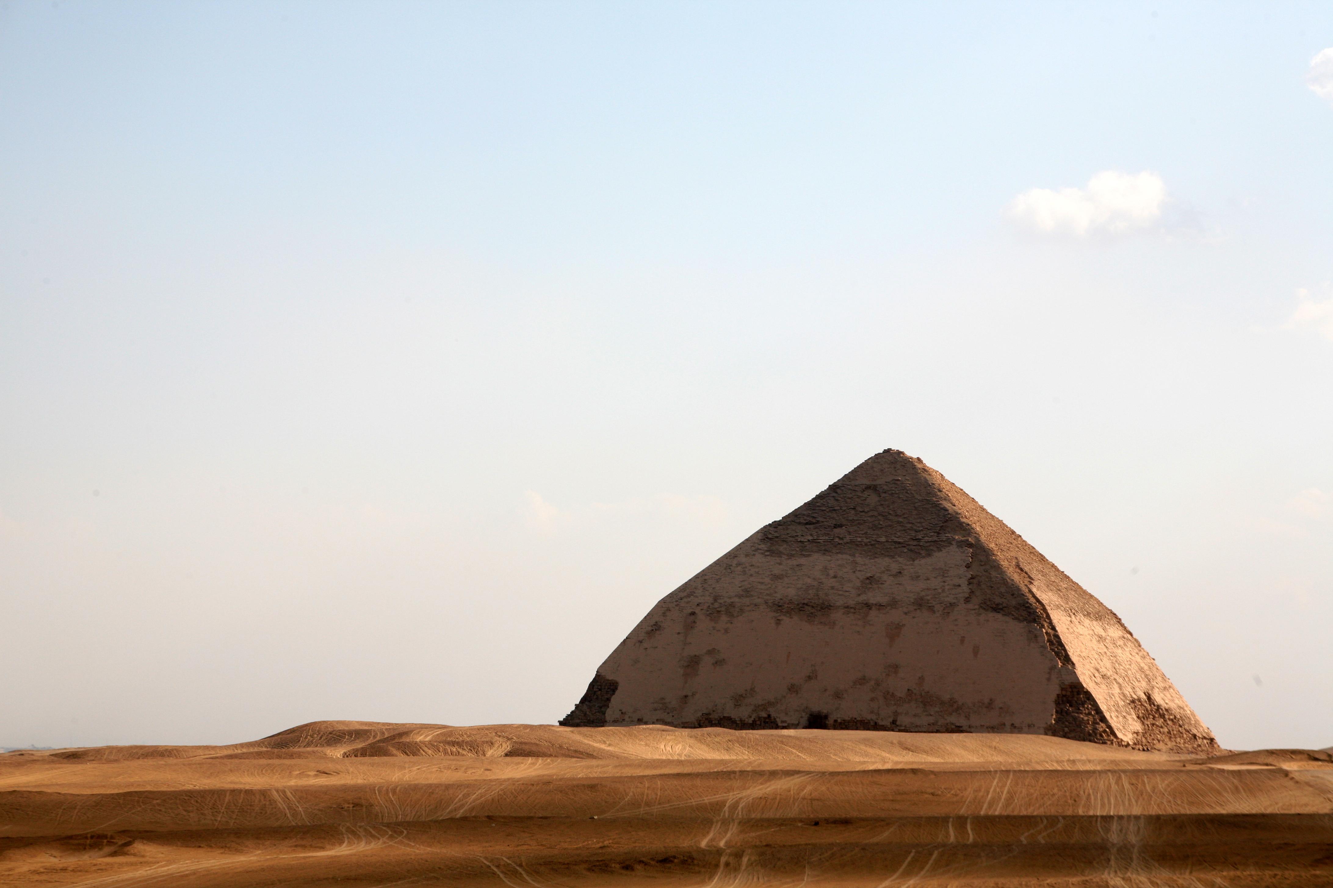 Man Made Bent Pyramid HD Wallpaper | Background Image