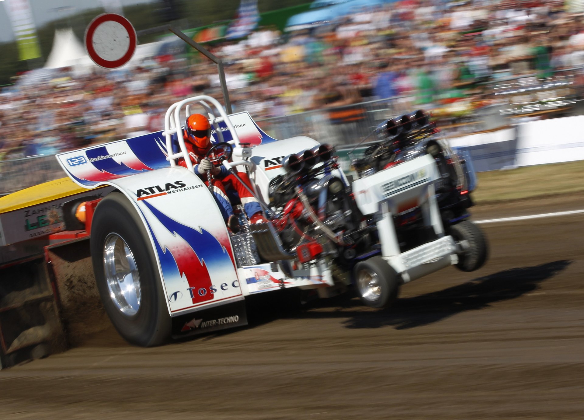 Download Tractor Vehicle Pulling Tractor HD Wallpaper