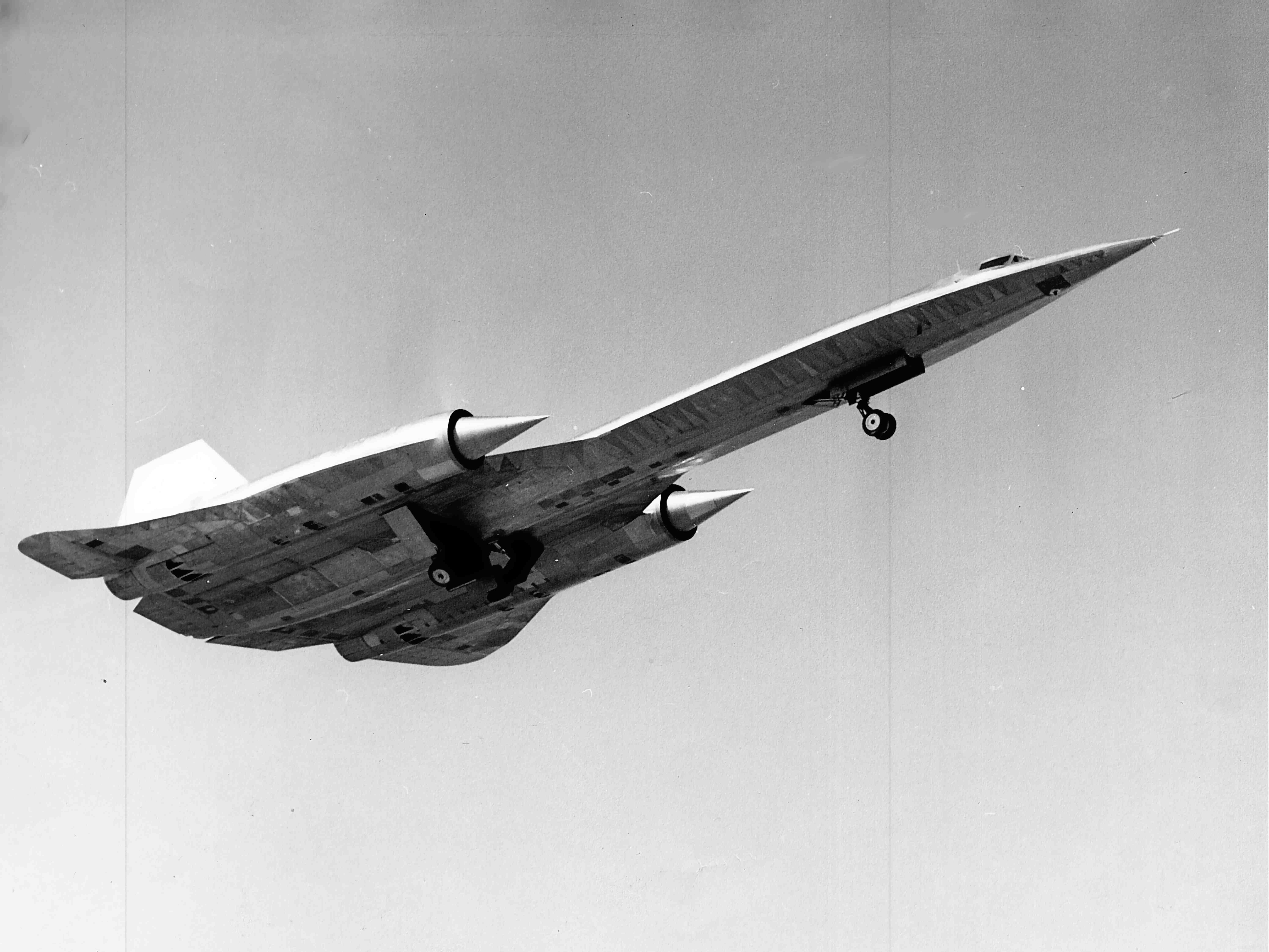 Tận hưởng tốc độ và sự mạnh mẽ của chiếc máy bay tiêm kích nổi tiếng đến từ Lockheed Martin với hình nền A-12, tạo nên cảm giác lôi cuốn và thú vị cho bạn.