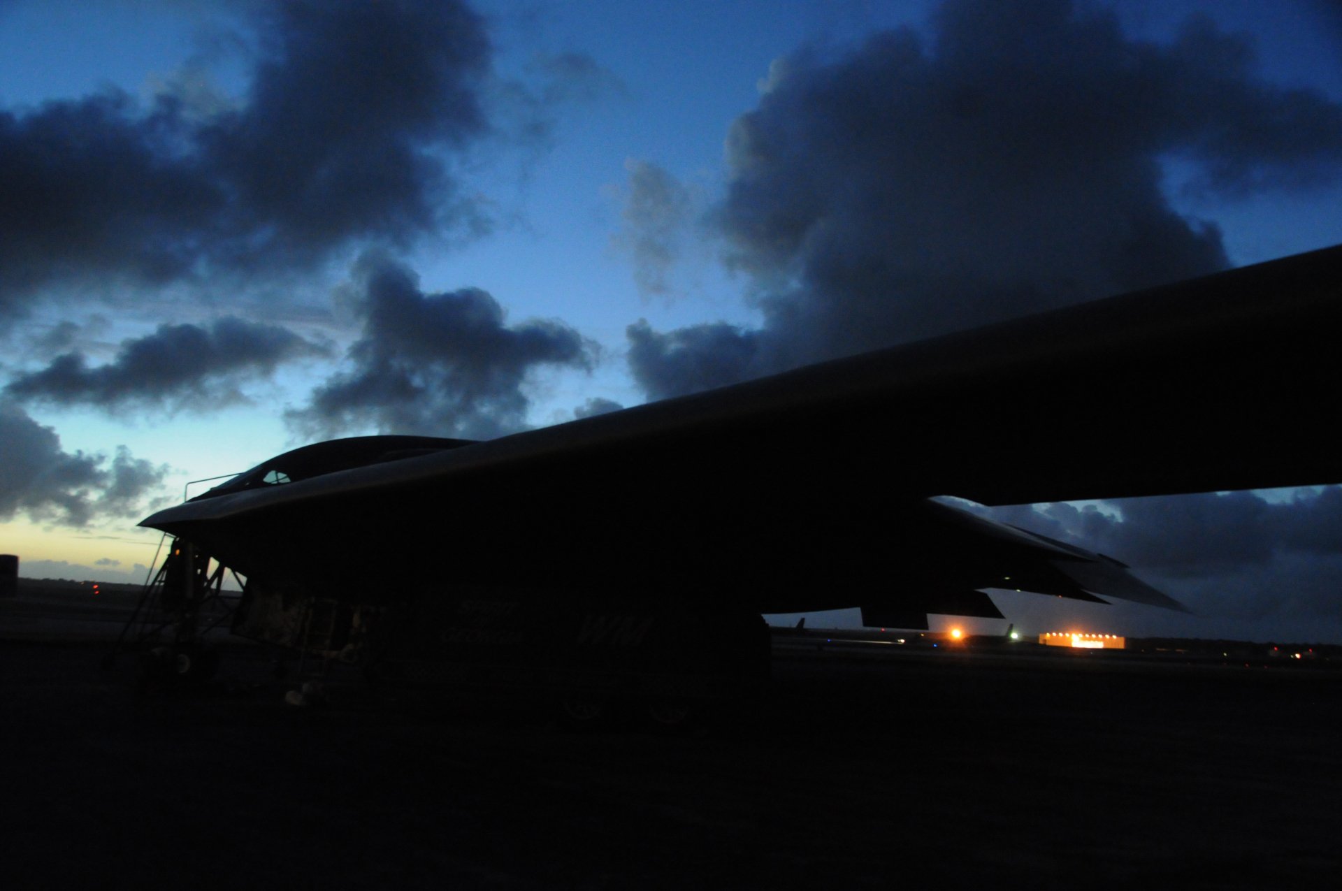 Download Military Northrop Grumman B-2 Spirit 4k Ultra HD Wallpaper