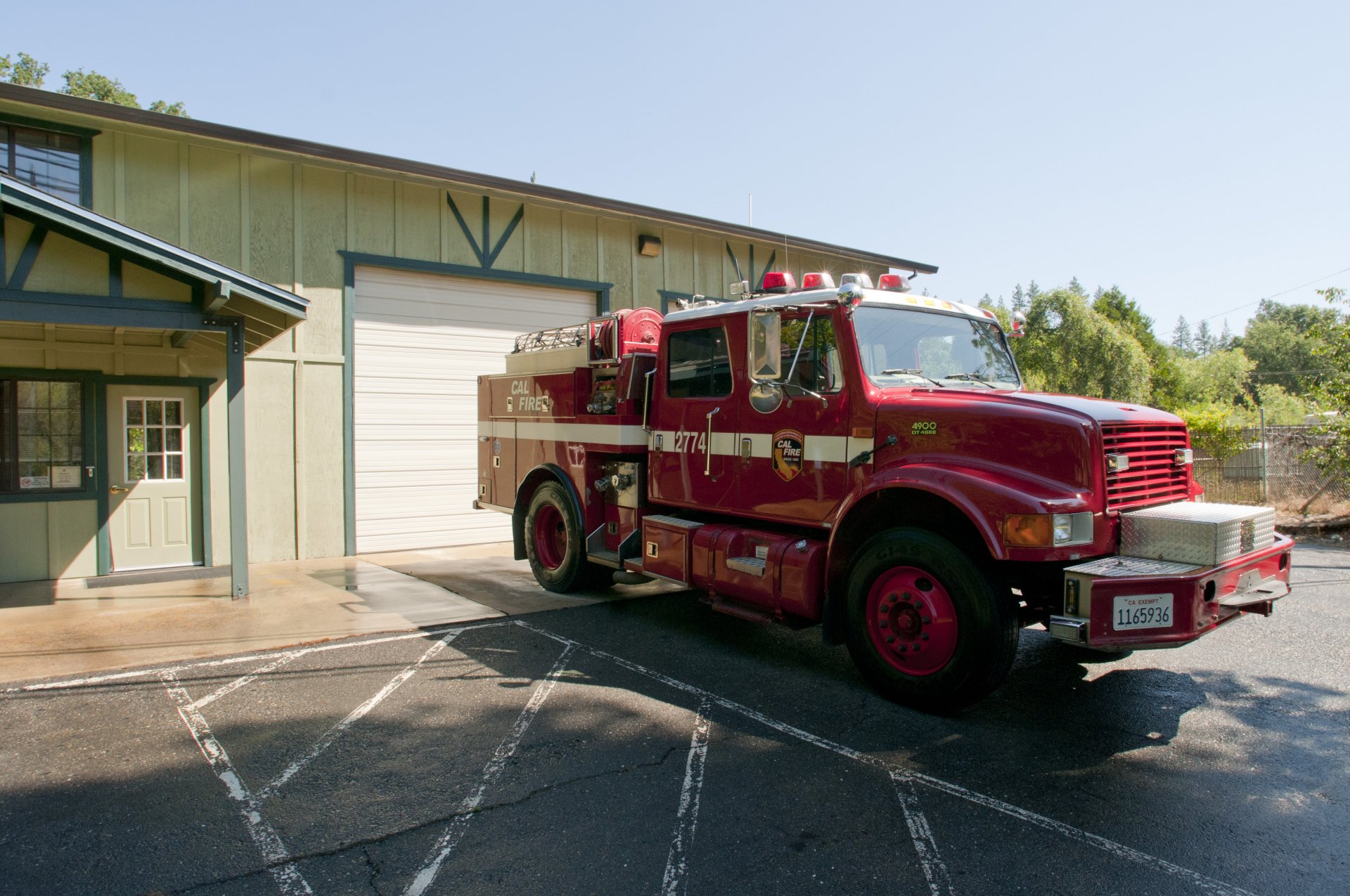 Download Vehicle Fire Truck 4k Ultra HD Wallpaper