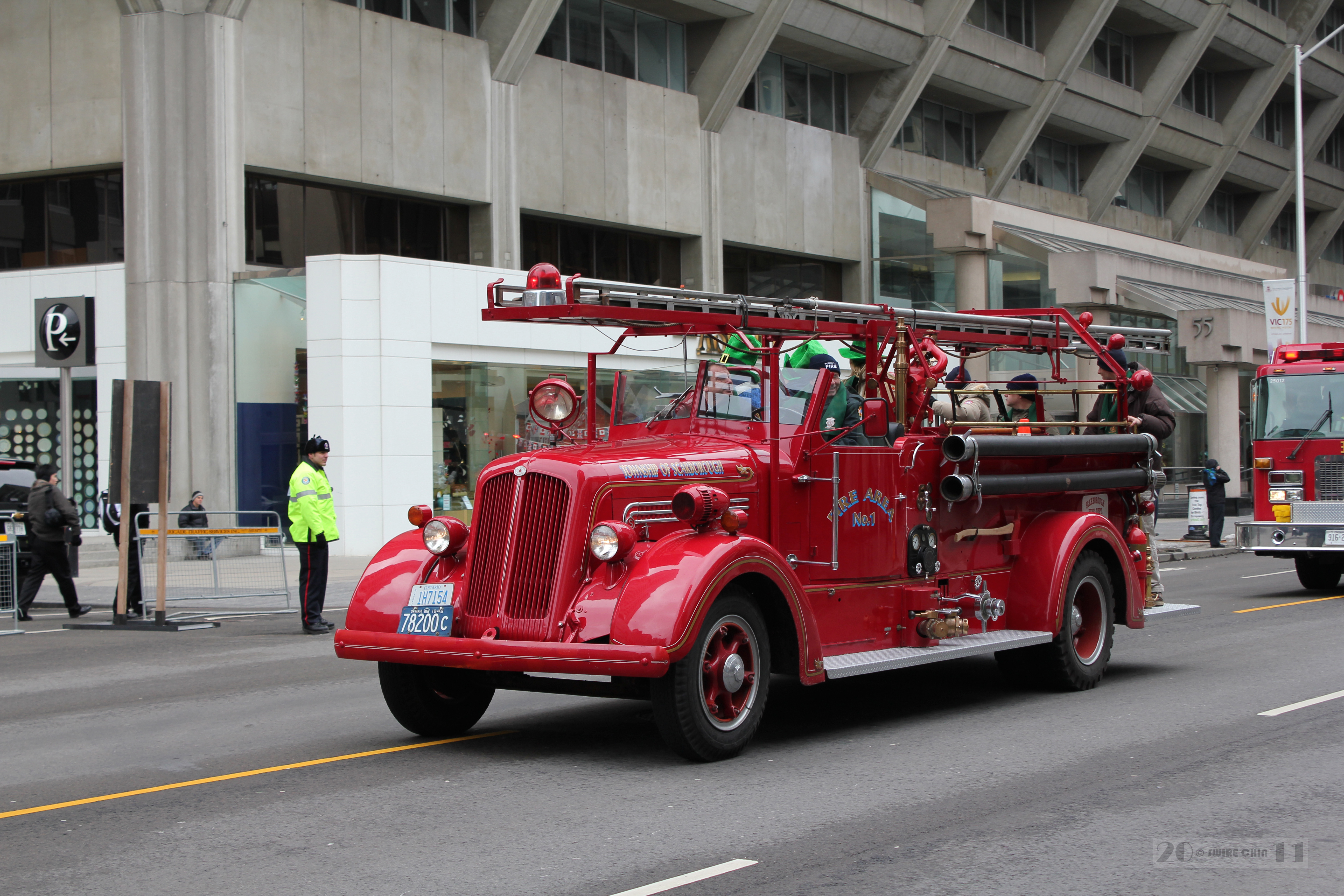 Vehicles Fire Truck HD Wallpaper | Background Image