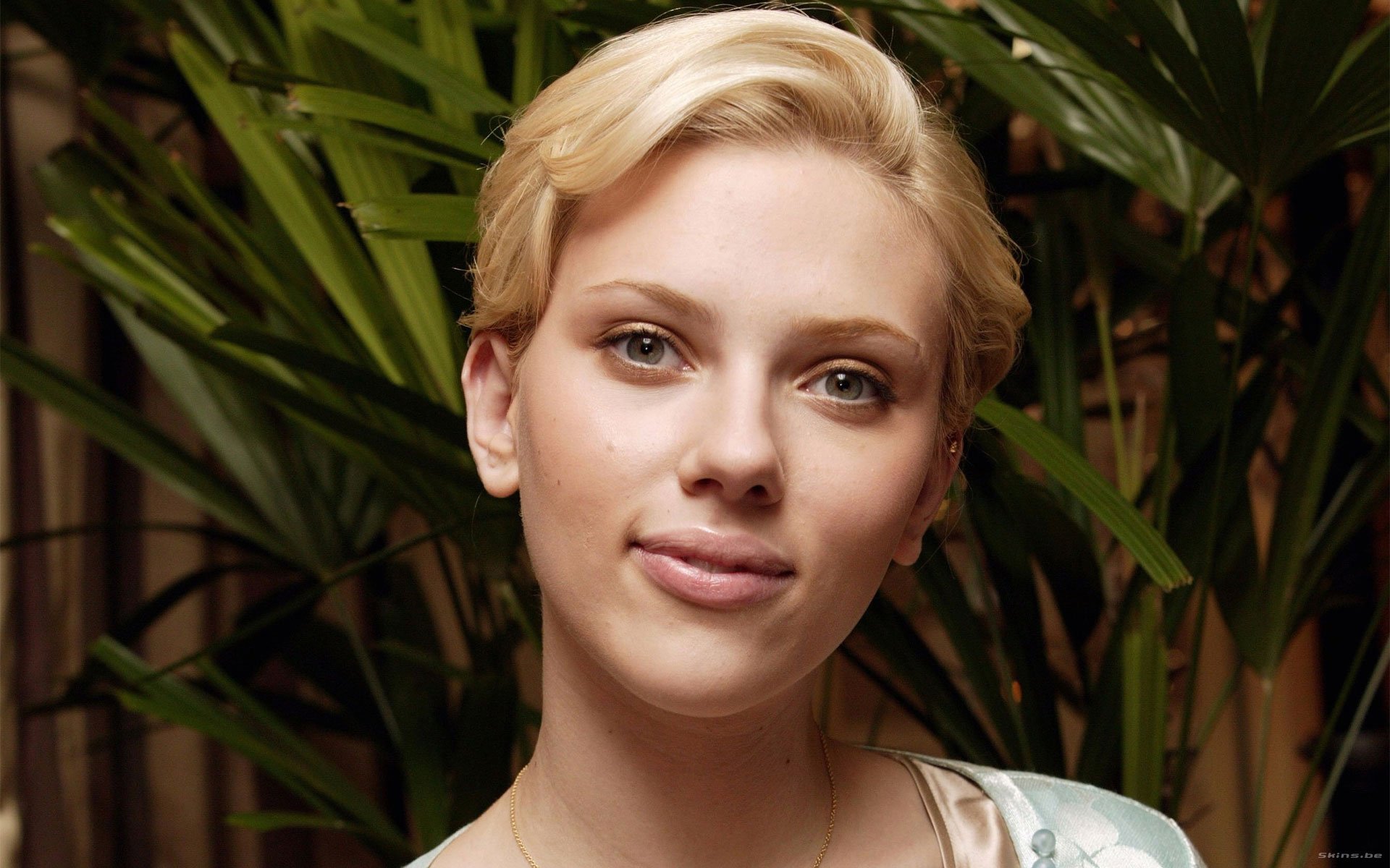 Scarlett Johansson HD Wallpaper. 