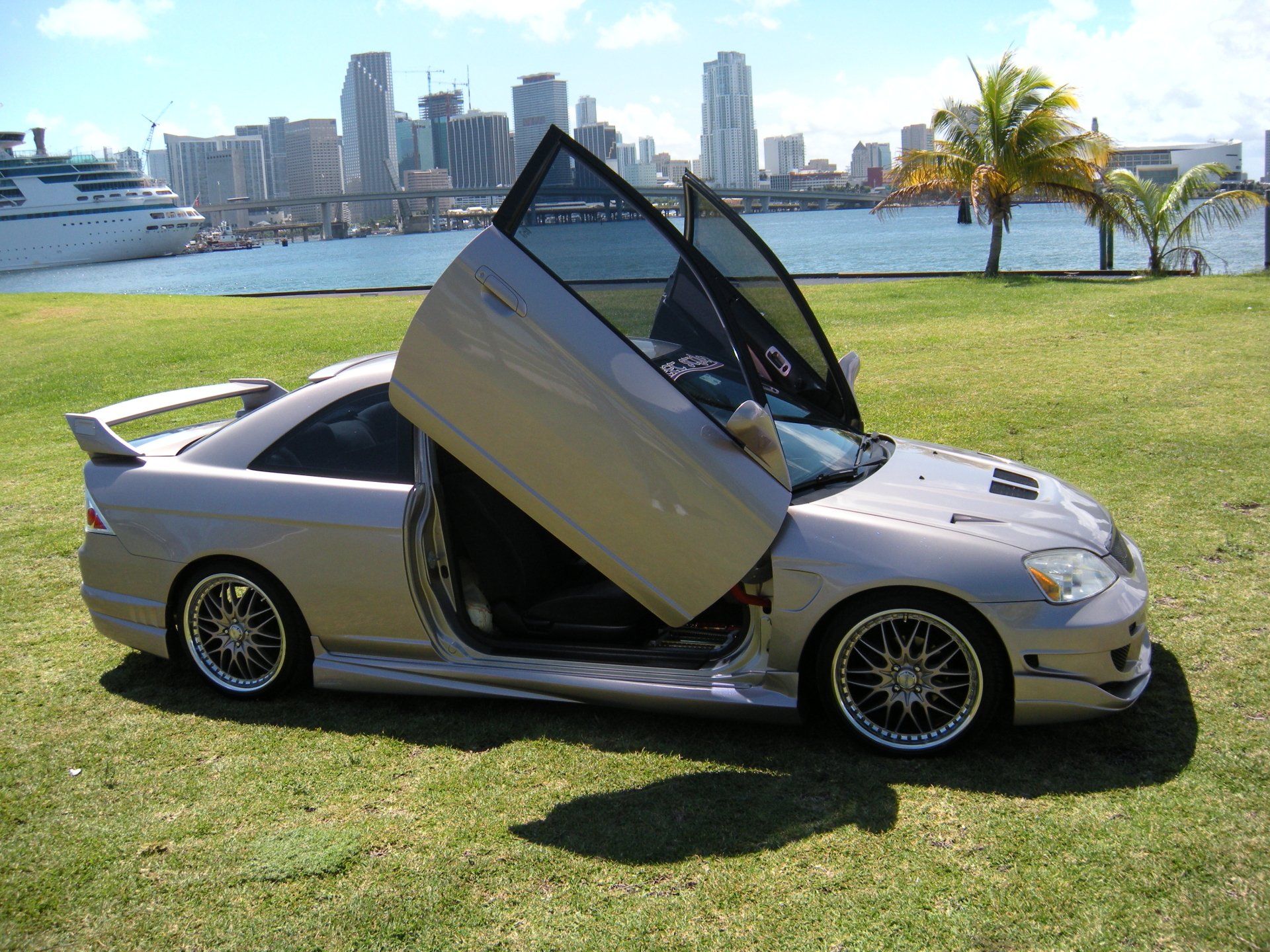 Download Vehicle Tuned HD Wallpaper by razuuk004