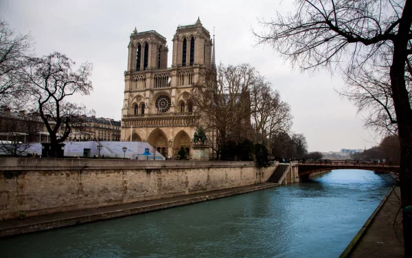  Grey day in Paris