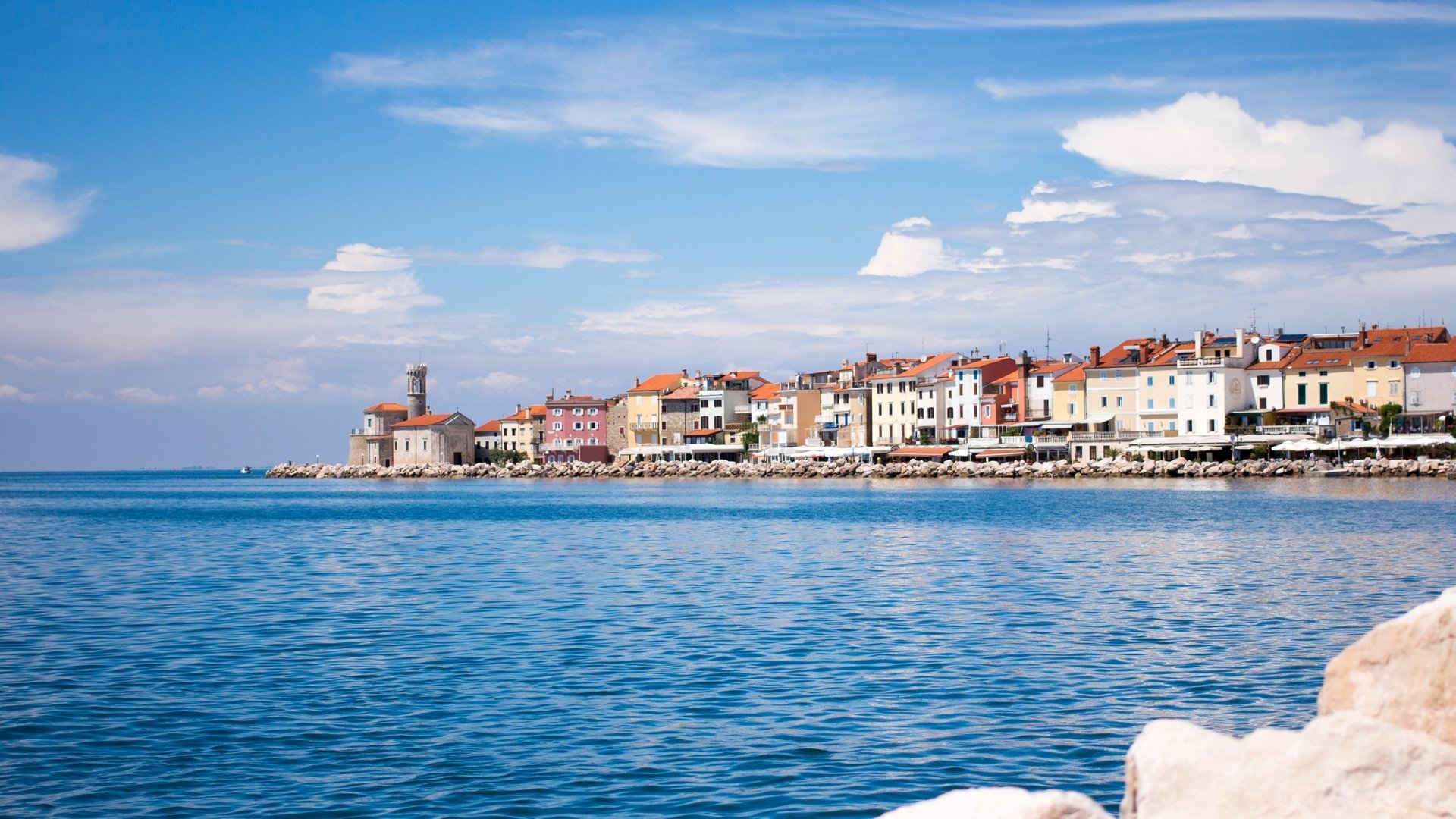 Download Man Made Piran HD Wallpaper