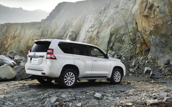 vehicle 2014 Toyota Land Cruiser HD Desktop Wallpaper | Background Image