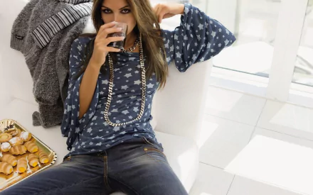 woman alessia ventura HD Desktop Wallpaper | Background Image