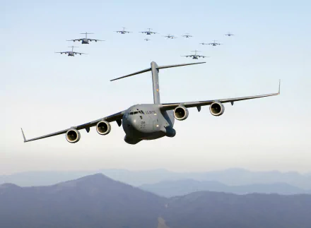 military Boeing C-17 Globemaster III HD Desktop Wallpaper | Background Image