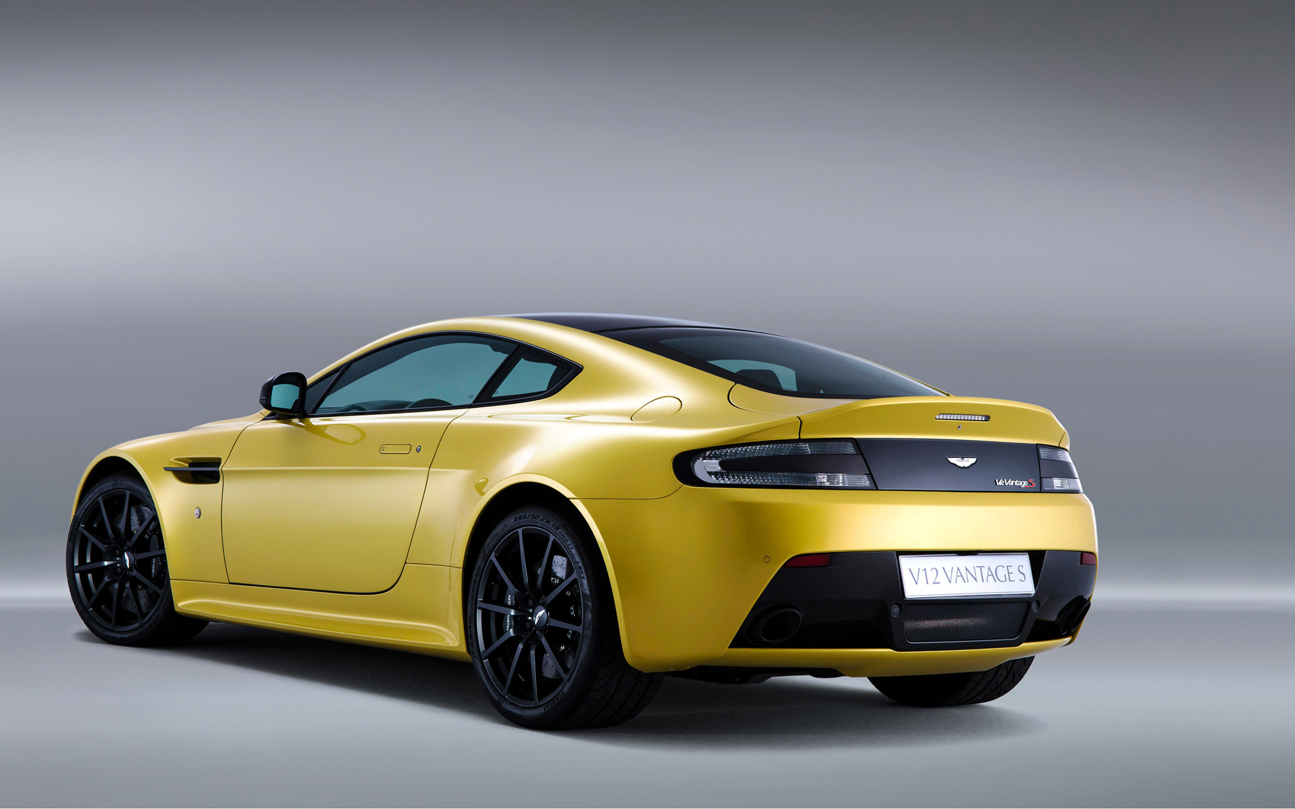 Vehicles Aston Martin V12 Vantage HD Wallpaper | Background Image