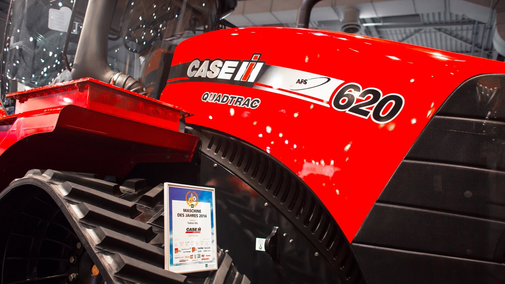 Download Vehicle Case Quadtrac HD Wallpaper