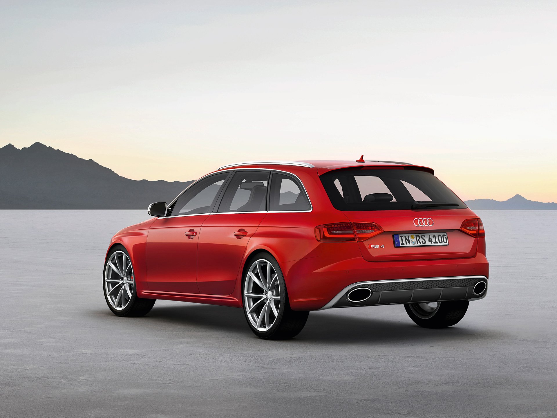 Download Audi Vehicle Audi RS4 HD Wallpaper