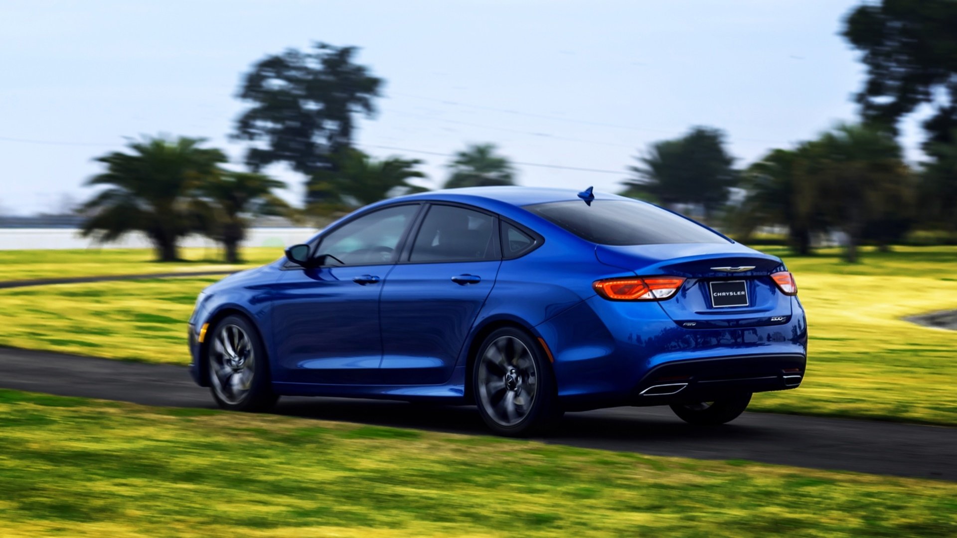 Download Vehicle Chrysler 200 HD Wallpaper