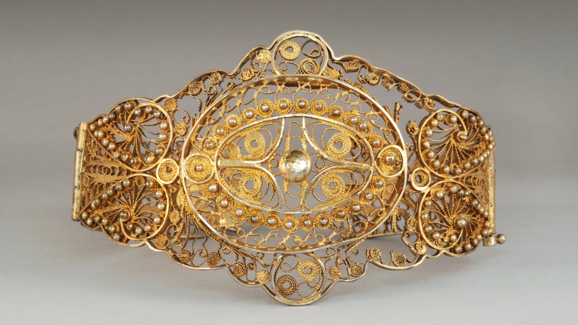 Man Made Bracelet HD Wallpaper