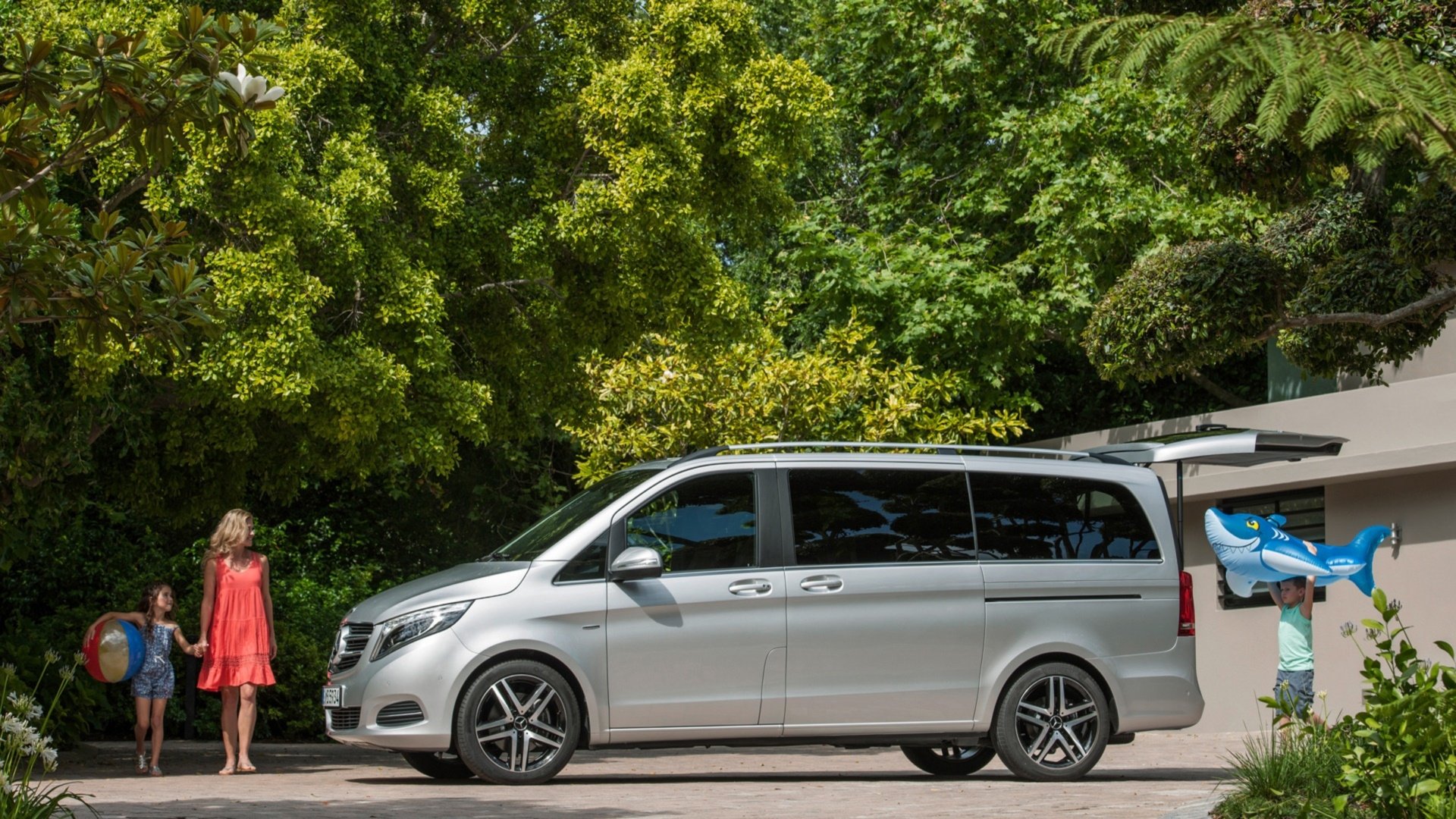 Download Vehicle Mercedes-Benz V-Class HD Wallpaper