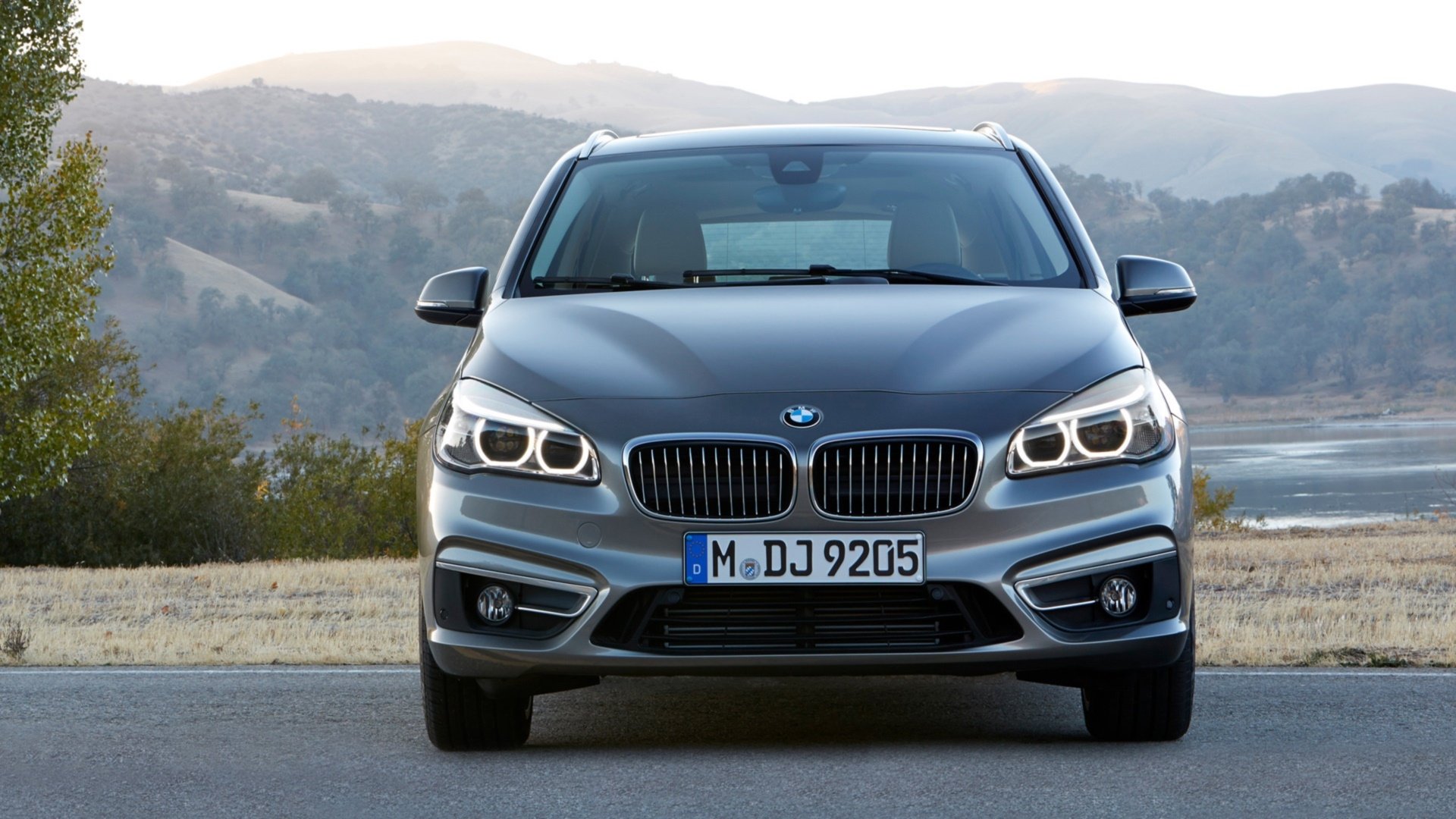 Download Vehicle BMW 2 Series Active Tourer HD Wallpaper