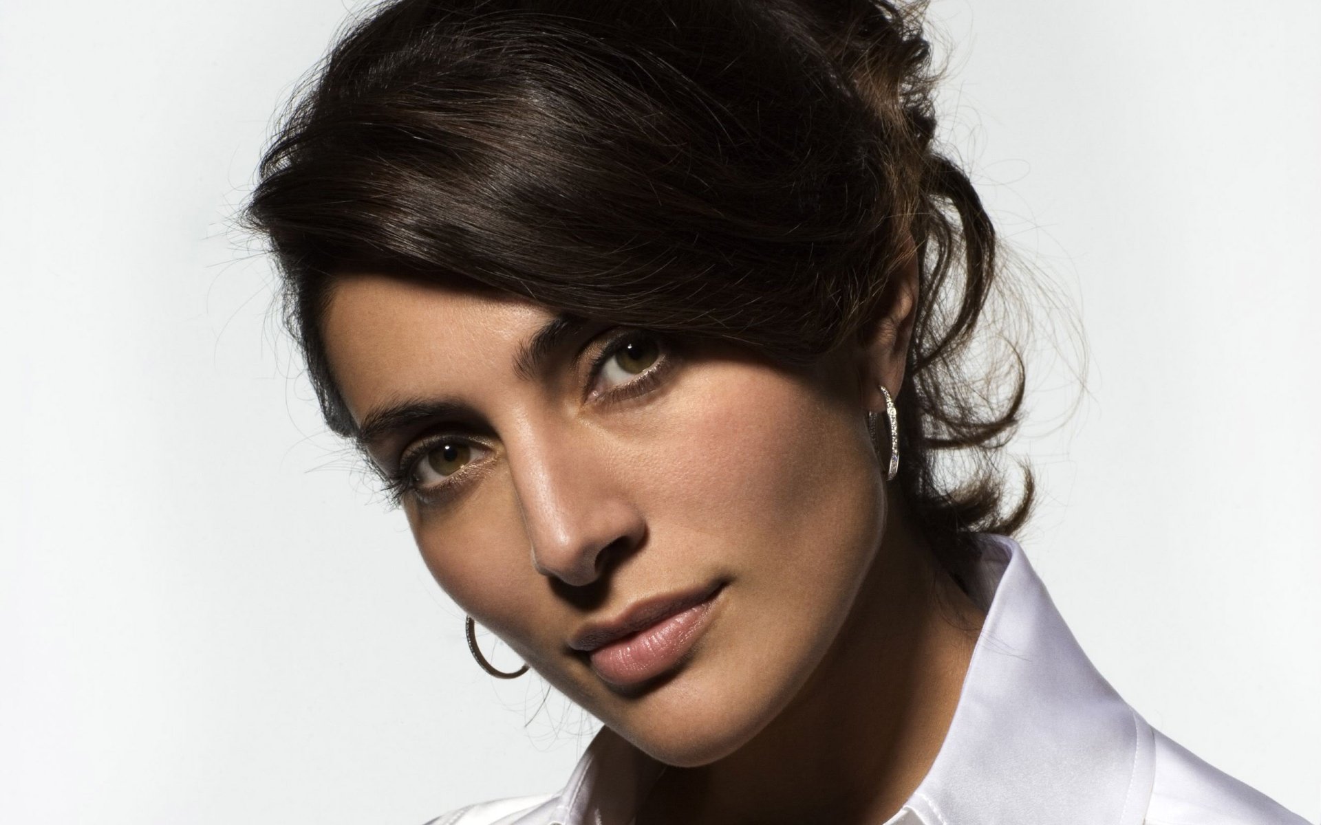 Download Actress Italian Celebrity Caterina Murino HD Wallpaper