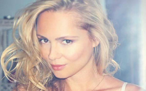 actress French woman Beatrice Rosen HD Desktop Wallpaper | Background Image