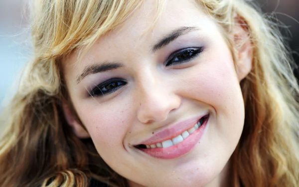 actress French woman louise bourgoin HD Desktop Wallpaper | Background Image