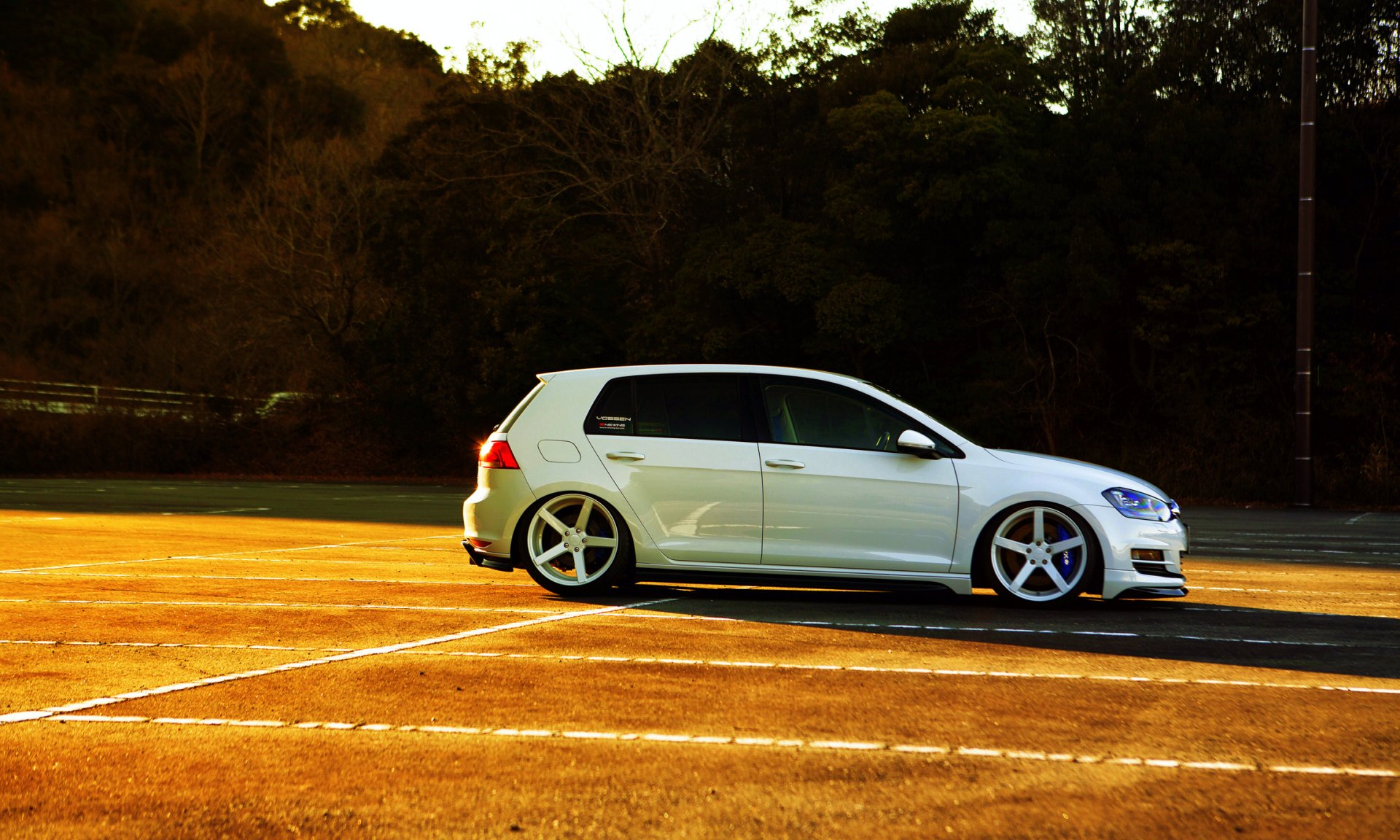 Download Vehicle Volkswagen Golf HD Wallpaper