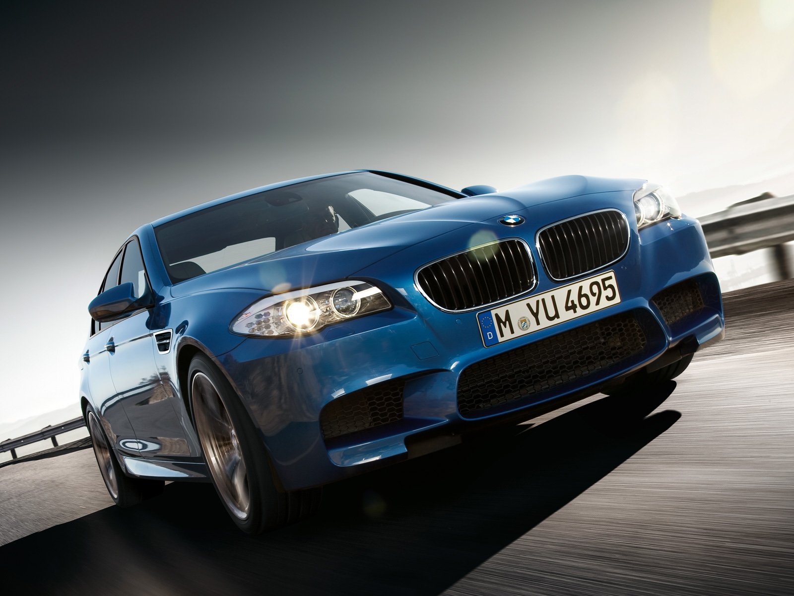 Download BMW Vehicle 2012 BMW M5 Wallpaper