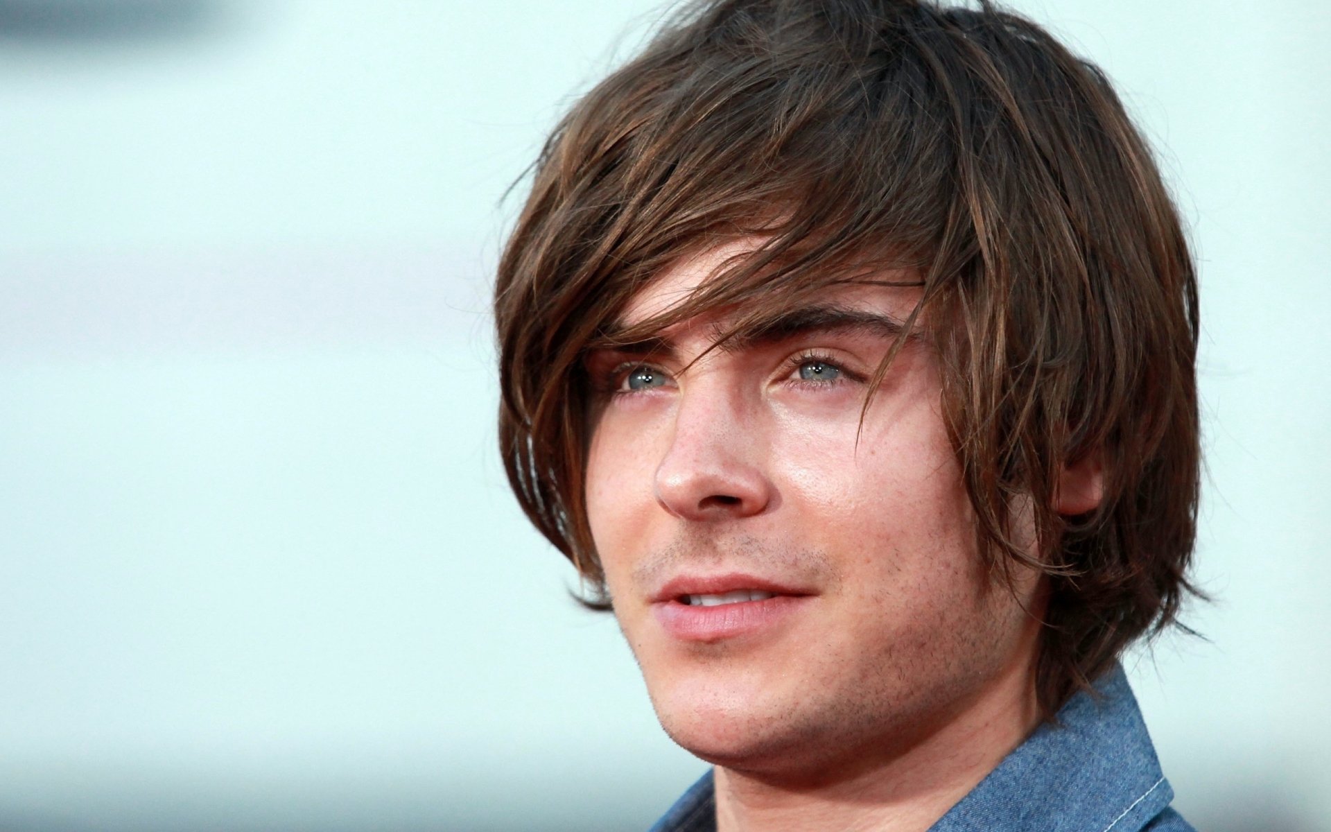 Download American Actor Celebrity Zac Efron HD Wallpaper