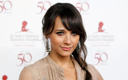 American actress Celebrity Rashida Jones HD Desktop Wallpaper | Background Image