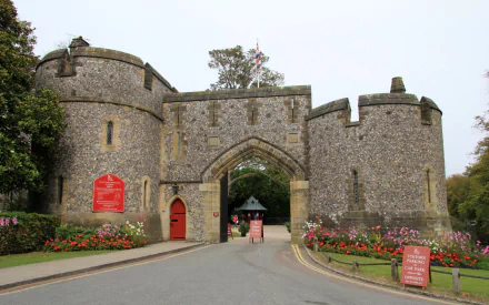 man made Arundel Castle HD Desktop Wallpaper | Background Image