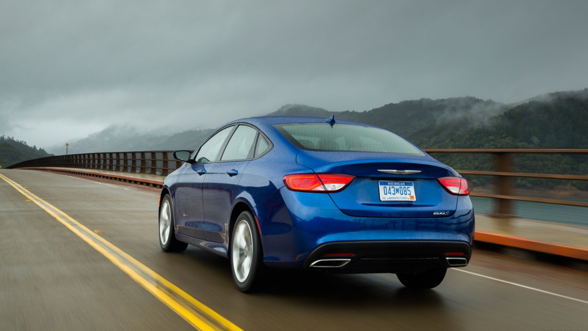 Download Vehicle Chrysler 200 HD Wallpaper