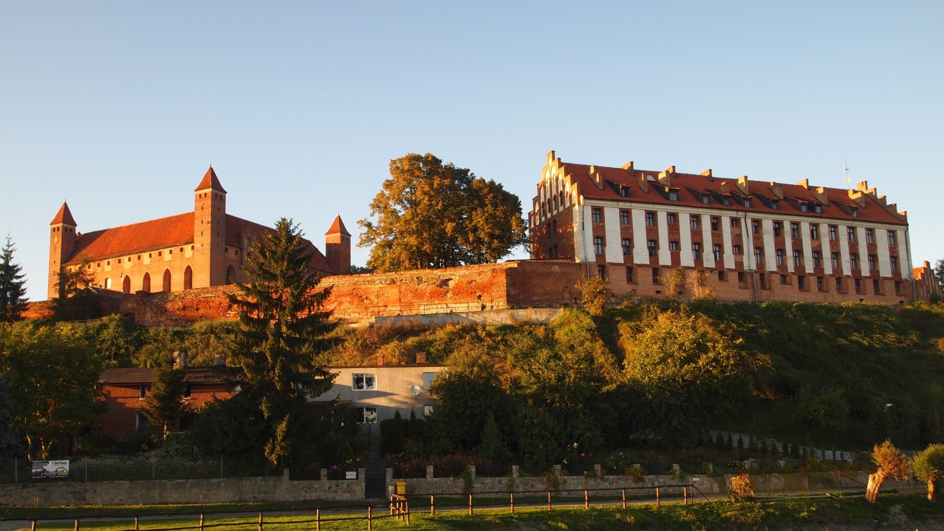 Download Man Made Gniew Castle HD Wallpaper
