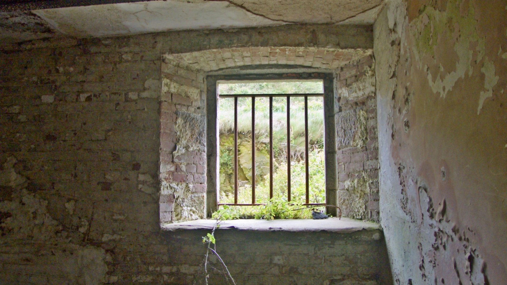 Download Man Made Fort Tourgis HD Wallpaper