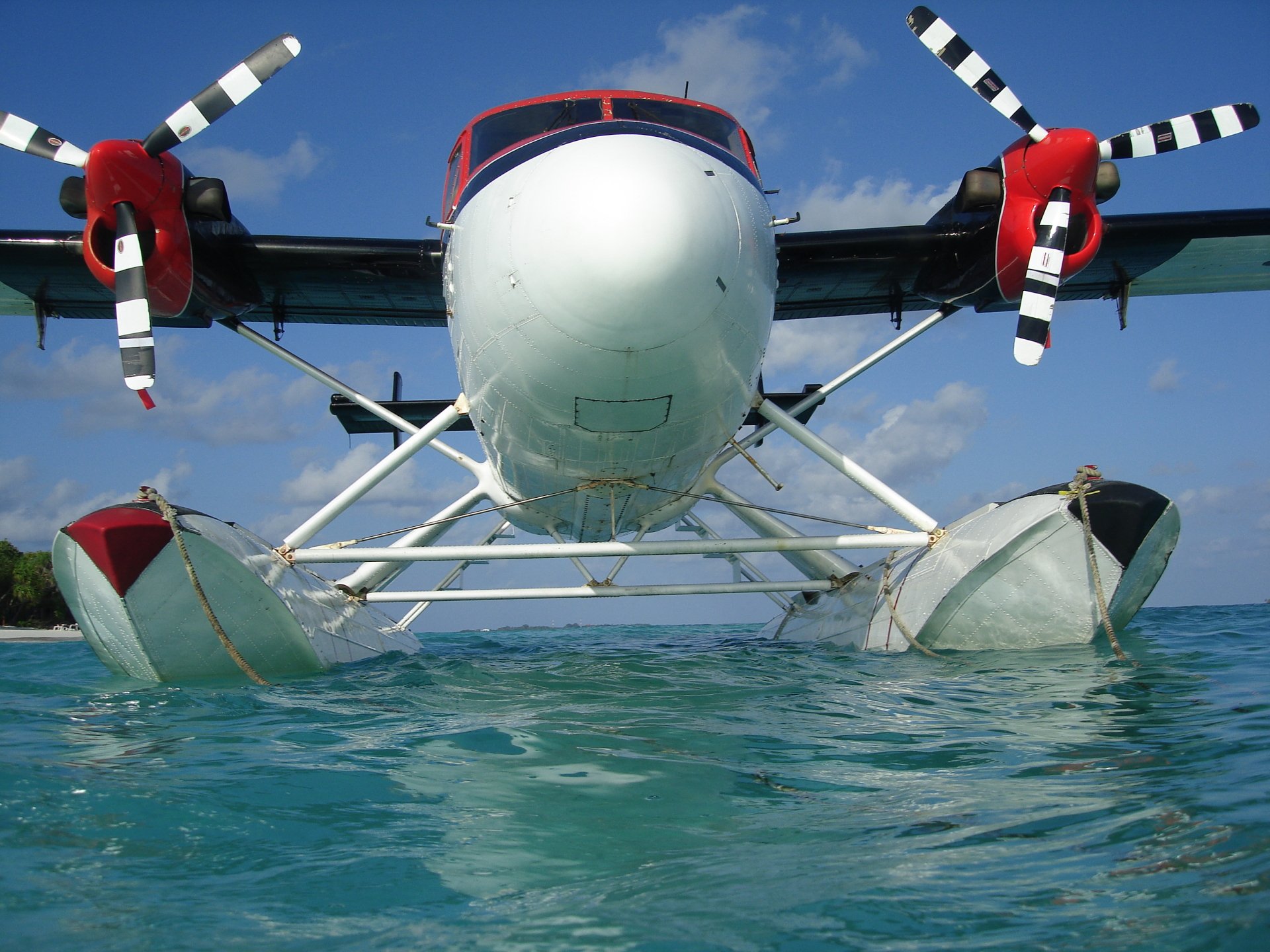 Maldivian Air Taxi by Roy_Squires