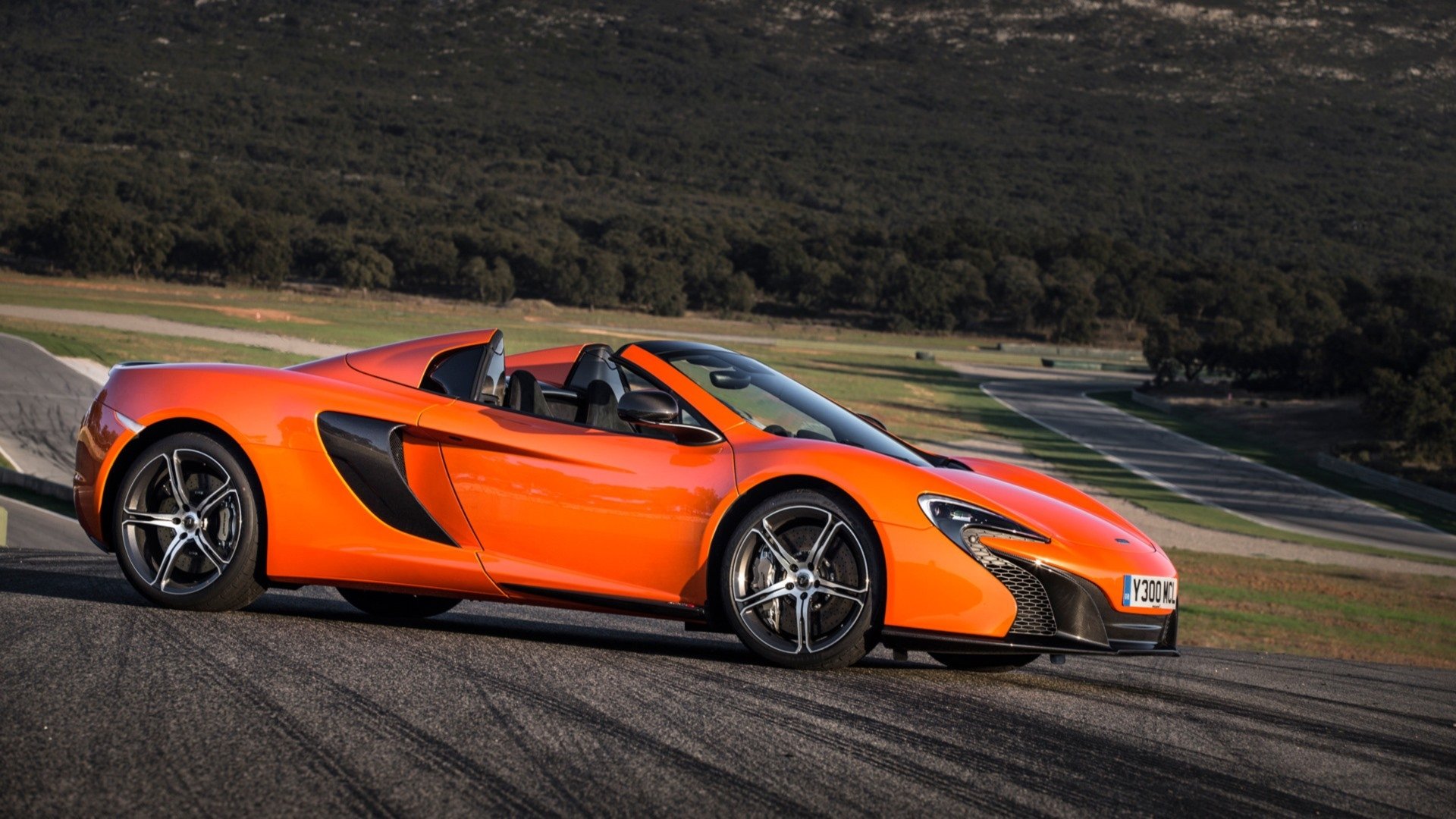 Download Orange Car Supercar Car McLaren McLaren 650S Vehicle McLaren 650S Spider HD Wallpaper